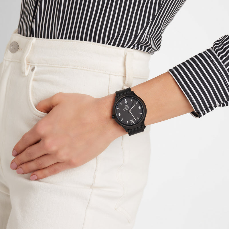 HELVÉTICA, 43 MM.
