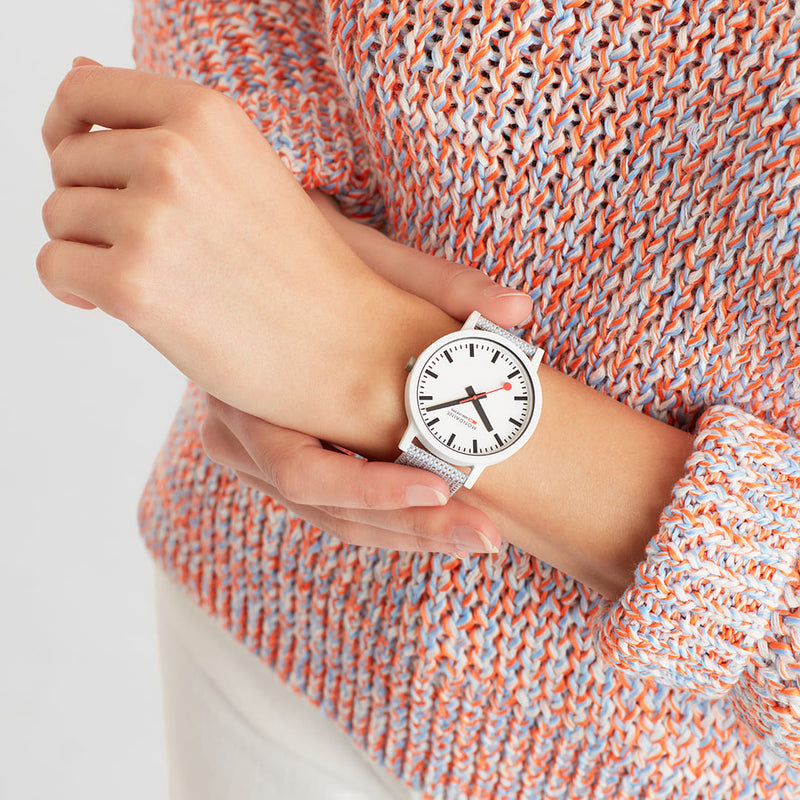 ESSENCE, 41mm.