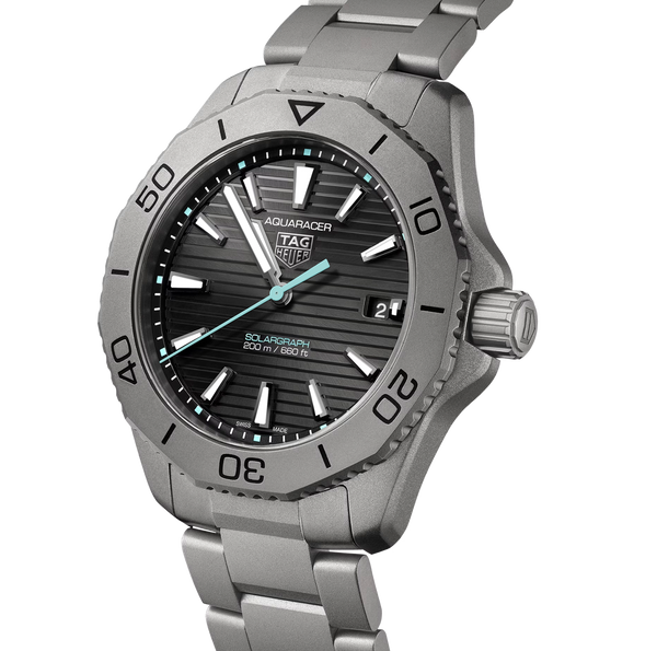 TAG HEUER AQUARACER PROFESSIONAL 200 SOLARGRAPH